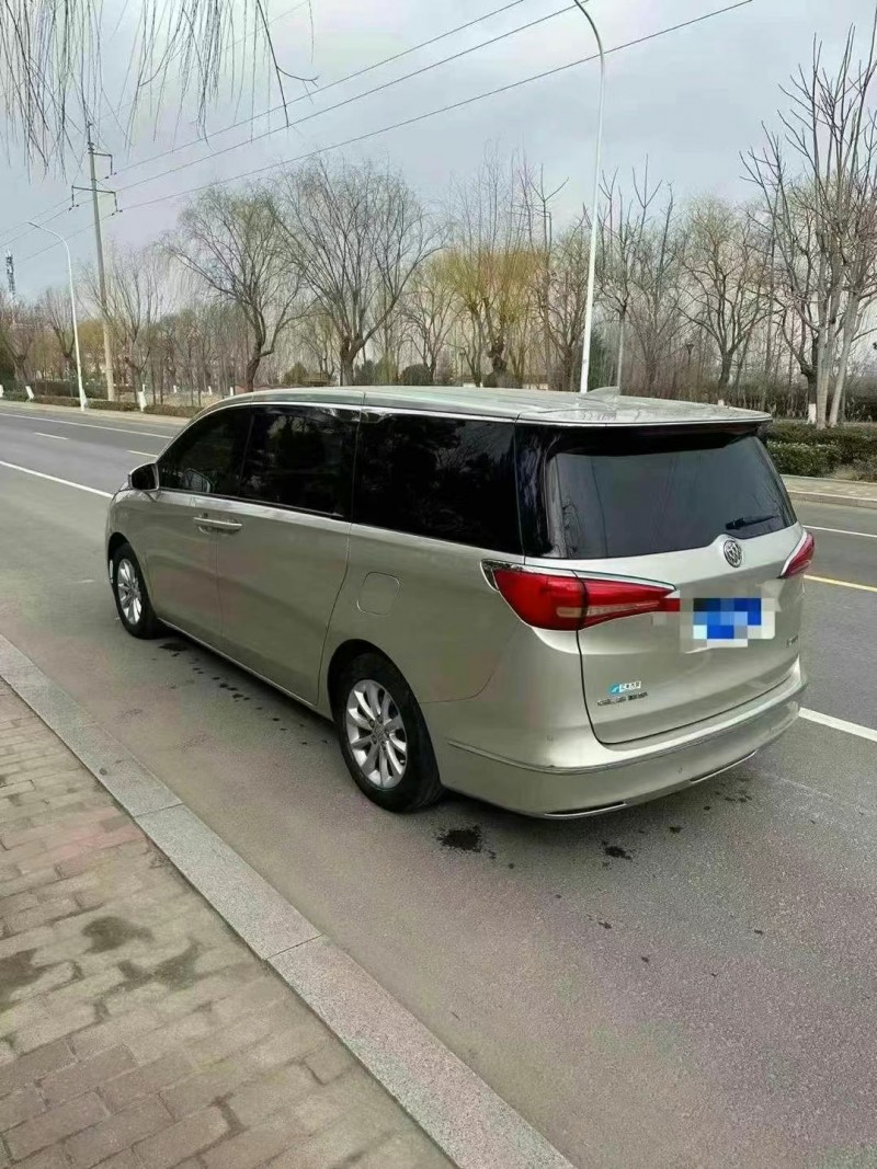 青岛18年别克GL87