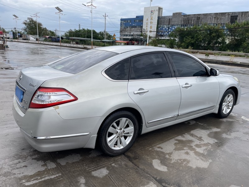 潮州11年日產天籟8