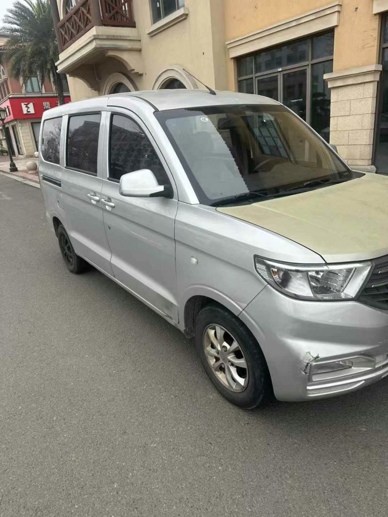 寧波20年五菱汽車宏光5