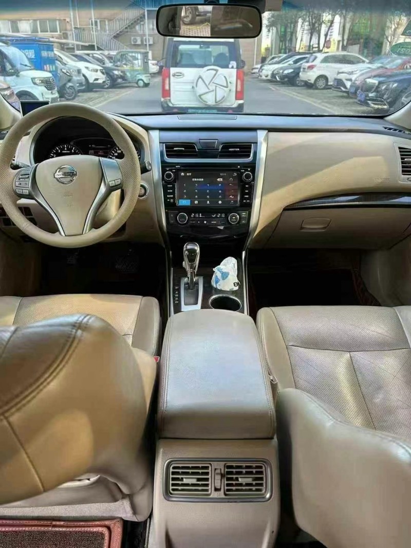 安陽15年日產天籟8