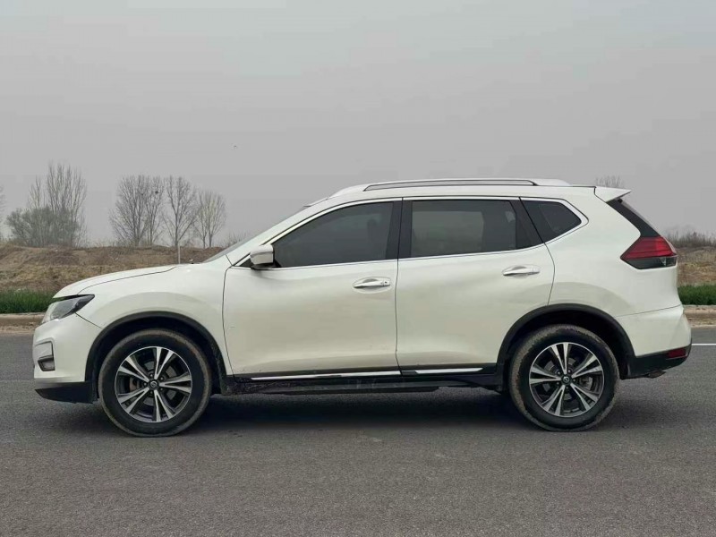鄭州22年日產奇駿7