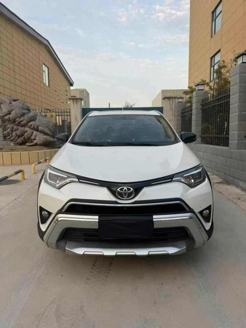 平頂山19年豐田RAV4榮放1