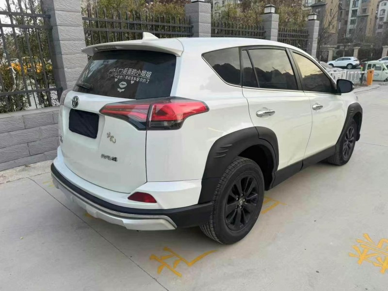 平頂山19年豐田RAV4榮放3