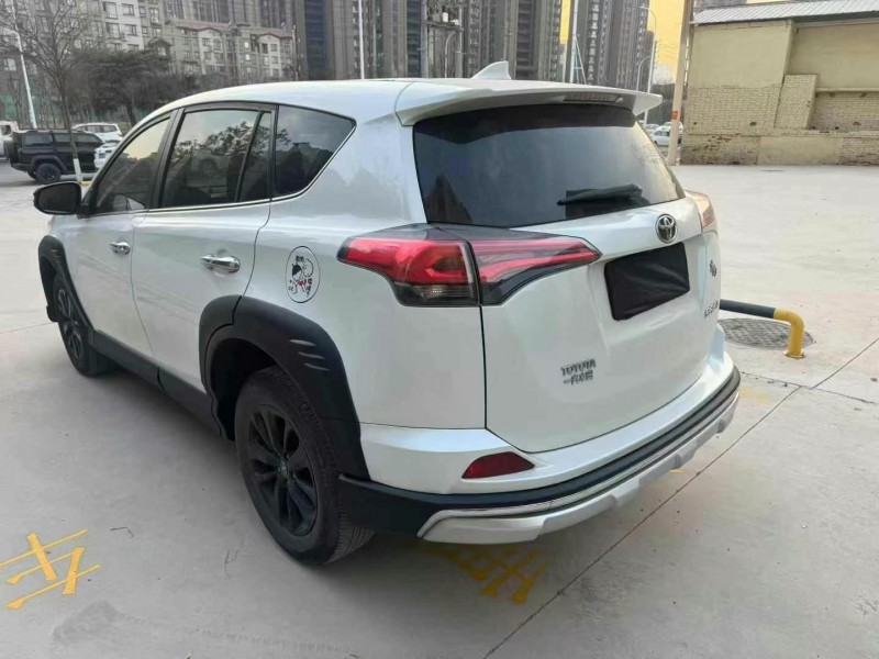 平頂山19年豐田RAV4榮放4