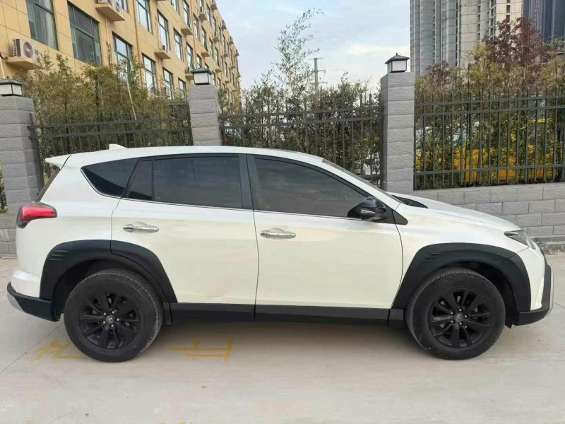 平頂山19年豐田RAV4榮放6