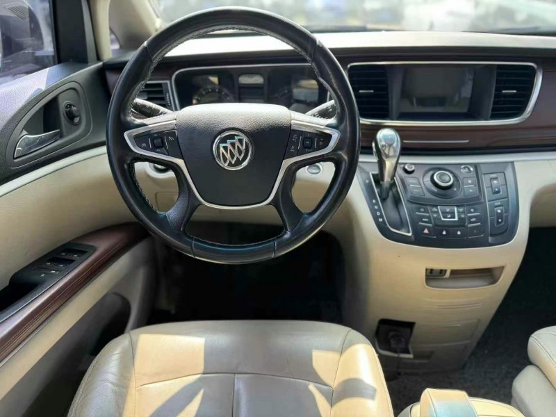 广州17年别克GL83