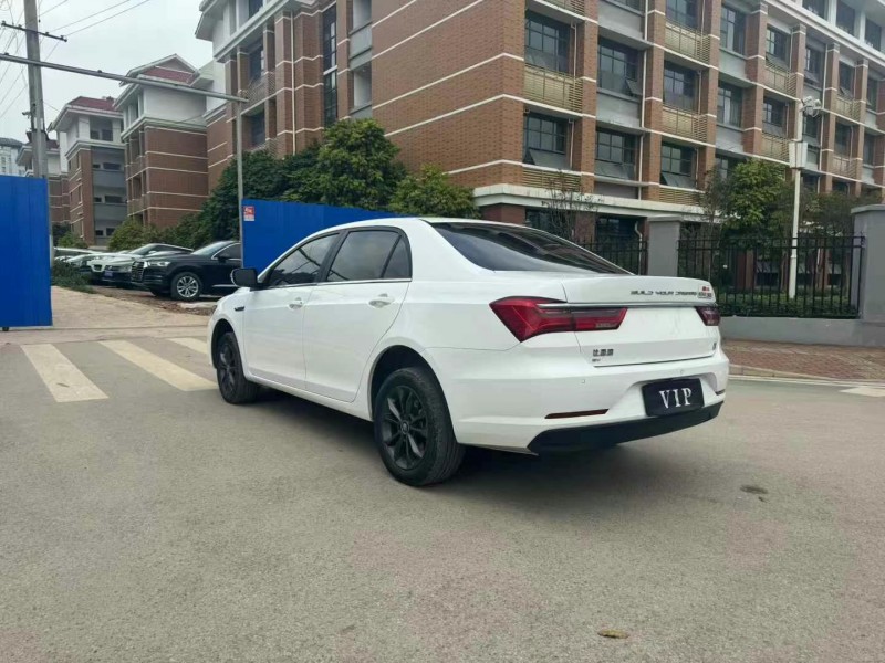 南寧23年比亞迪秦8