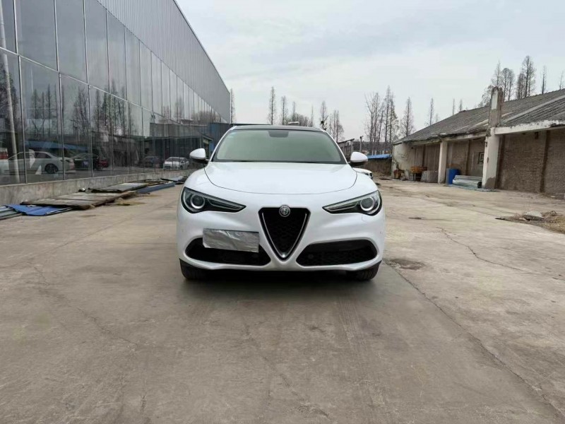 徐州19年阿尔法·罗密欧Stelvio1