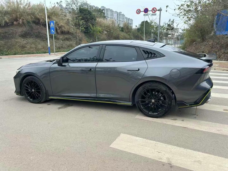 南寧22年長安汽車UNI7