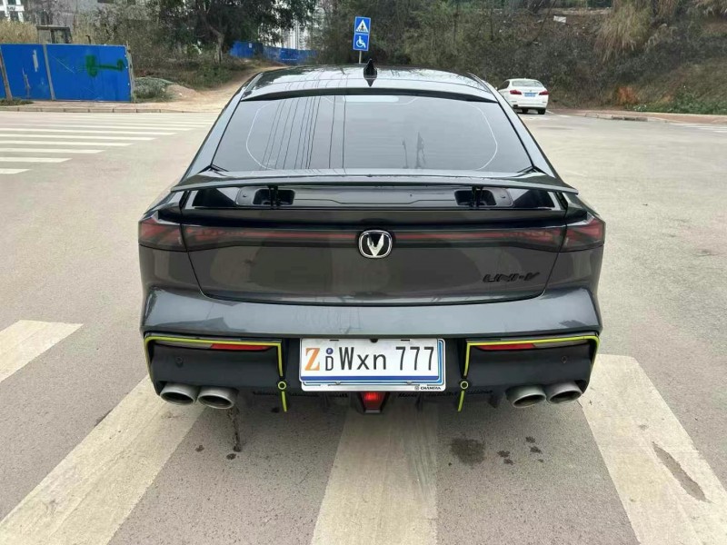 南寧22年長安汽車UNI9