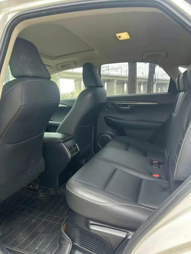 广州16年雷克萨斯NX4