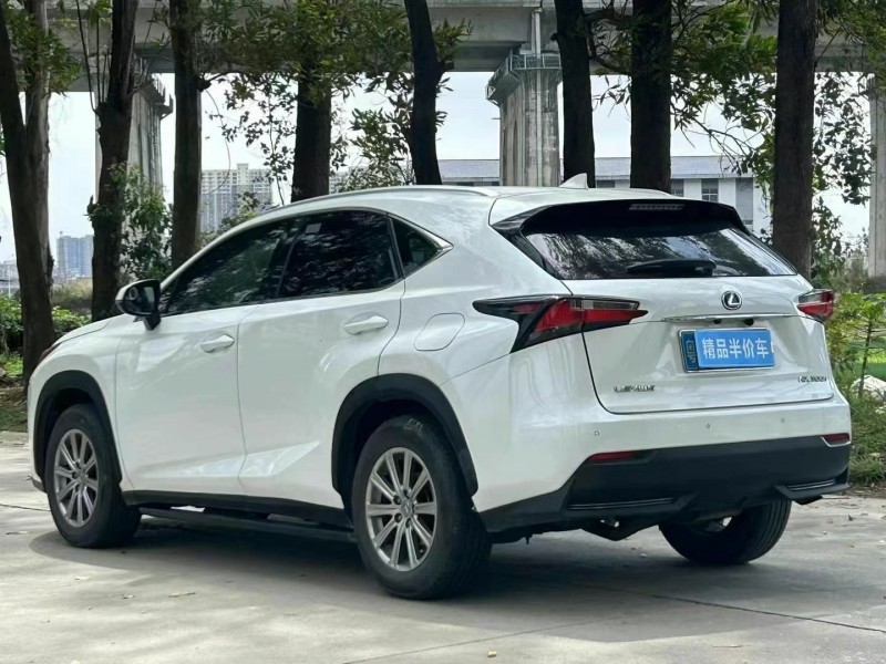 广州16年雷克萨斯NX8