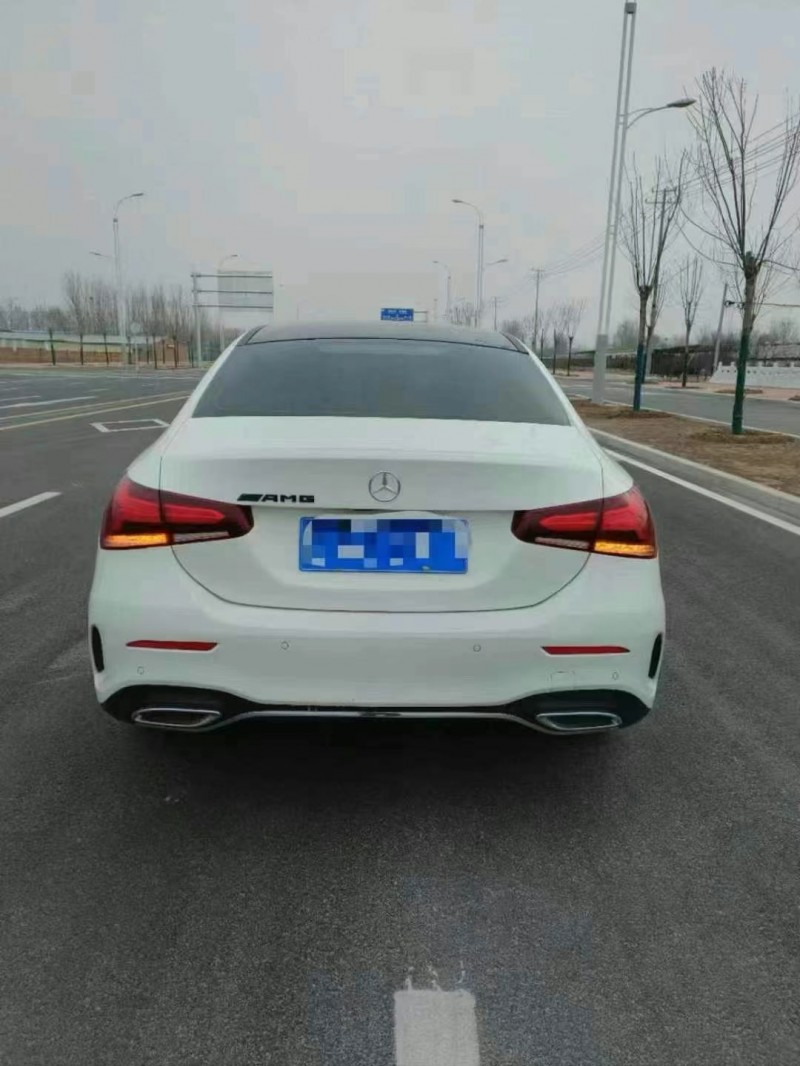 济宁21年奔驰A9