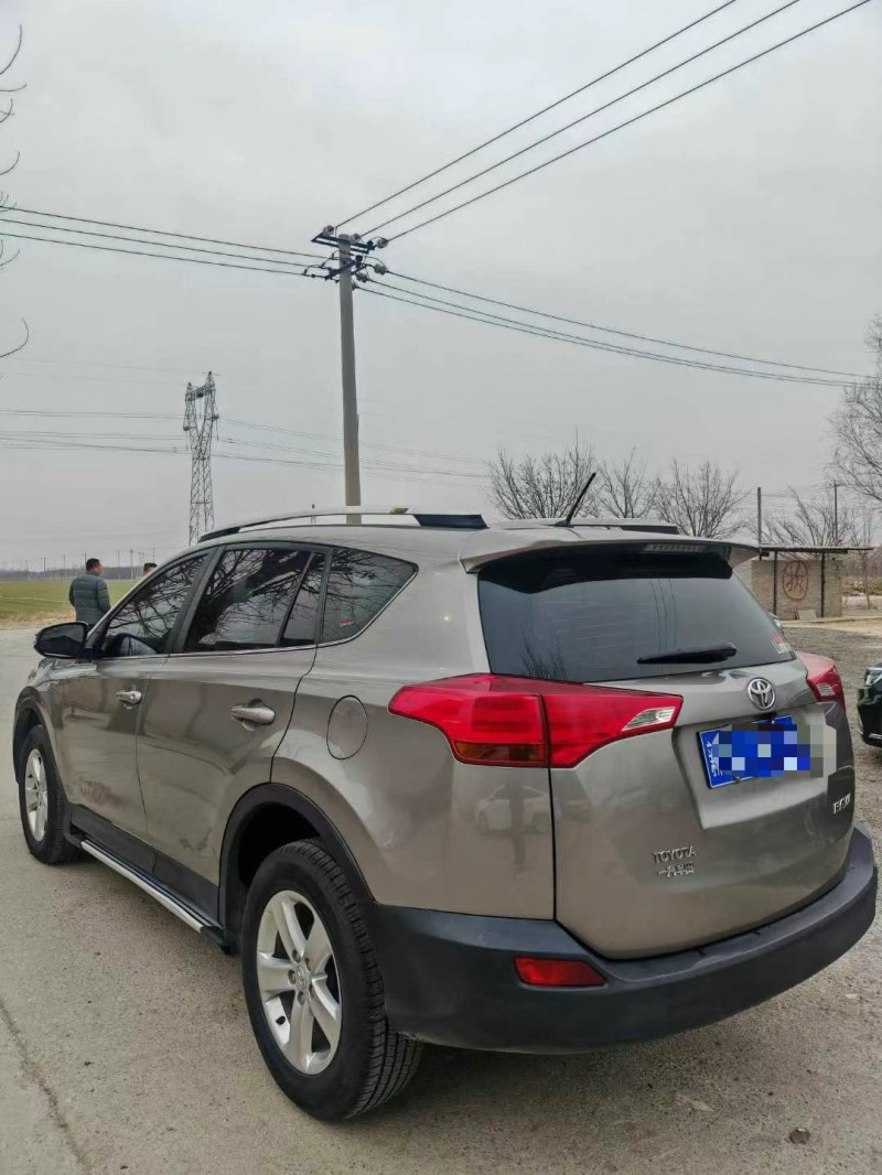 保定14年豐田RAV4榮放6
