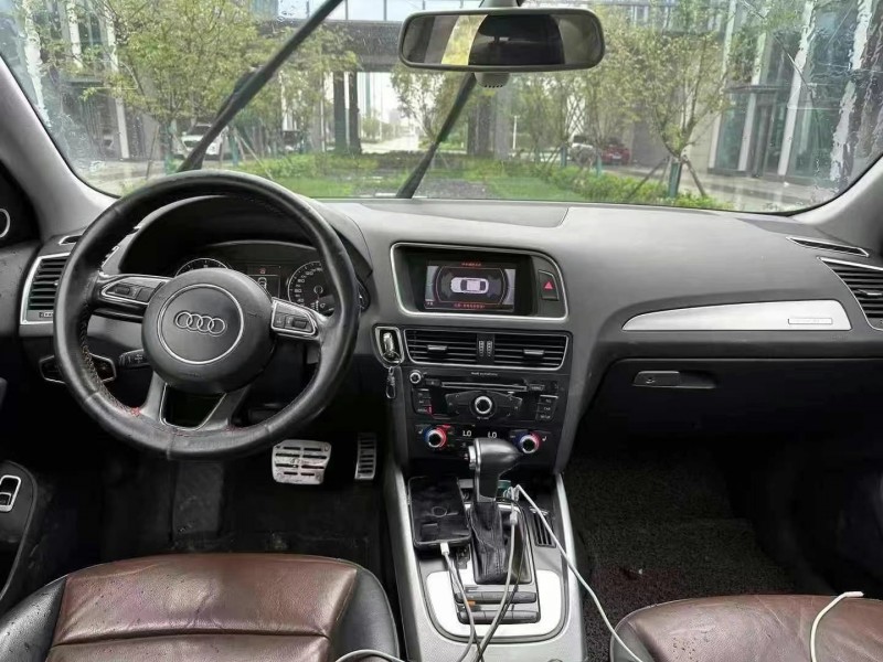 青岛16年奥迪Q54