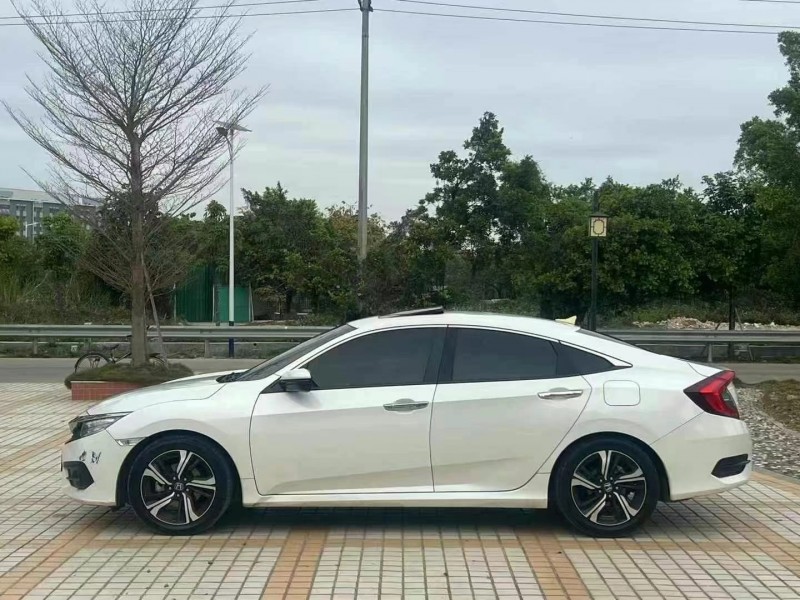 广州18年本田思域3