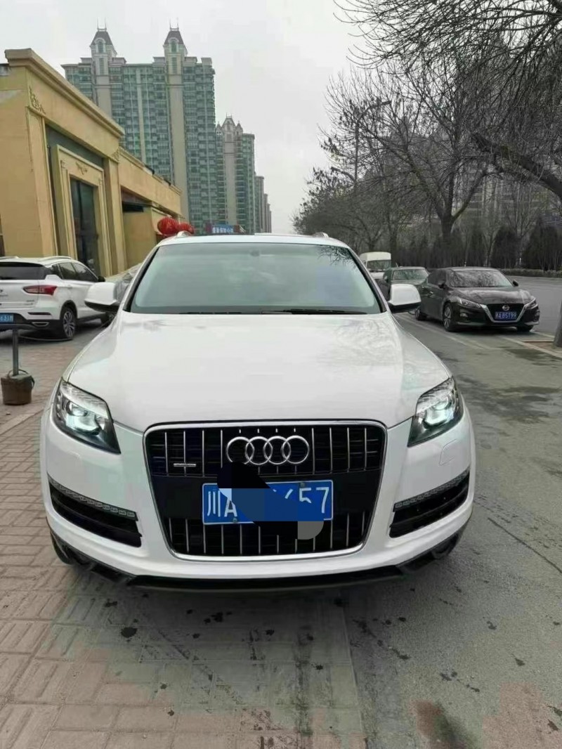 長治13年奧迪Q71