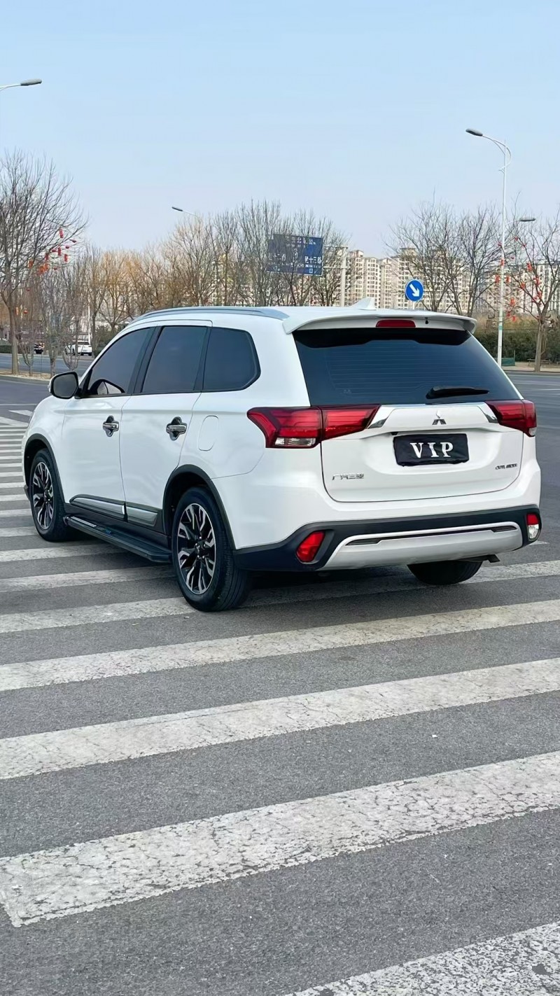 廊坊20年三菱歐藍德4