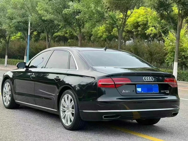 天津15年奧迪A8L4