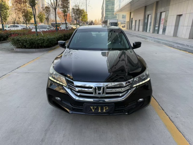 济宁14年本田雅阁1