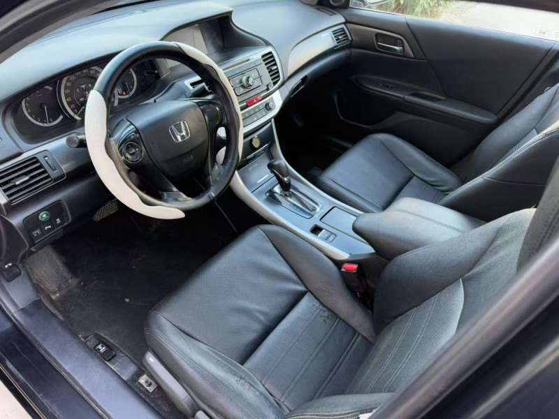 济宁14年本田雅阁5