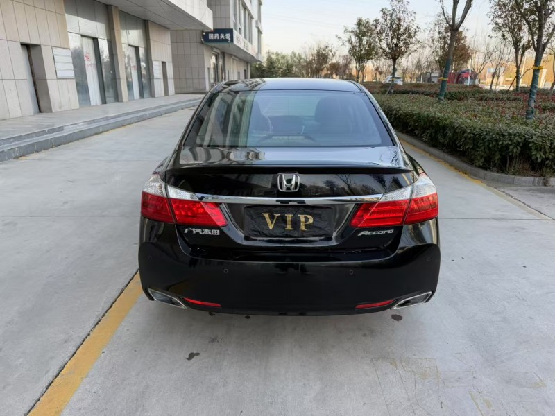 济宁14年本田雅阁9