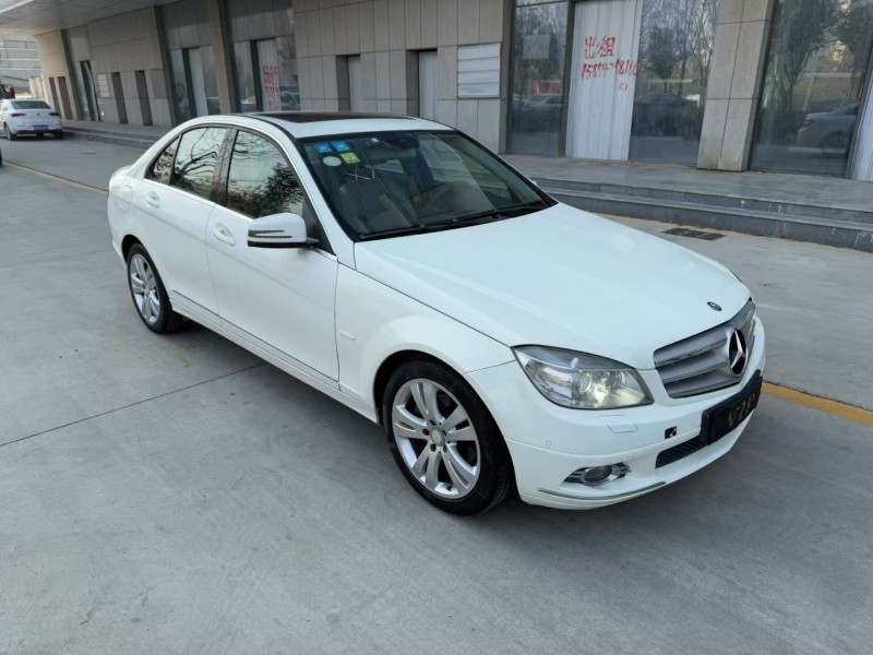 济宁11年奔驰C2