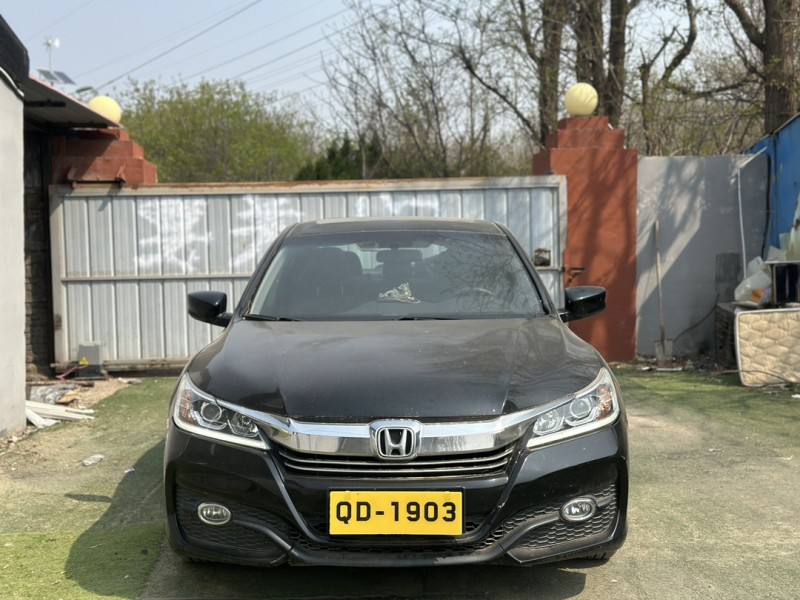 青岛18年本田雅阁1