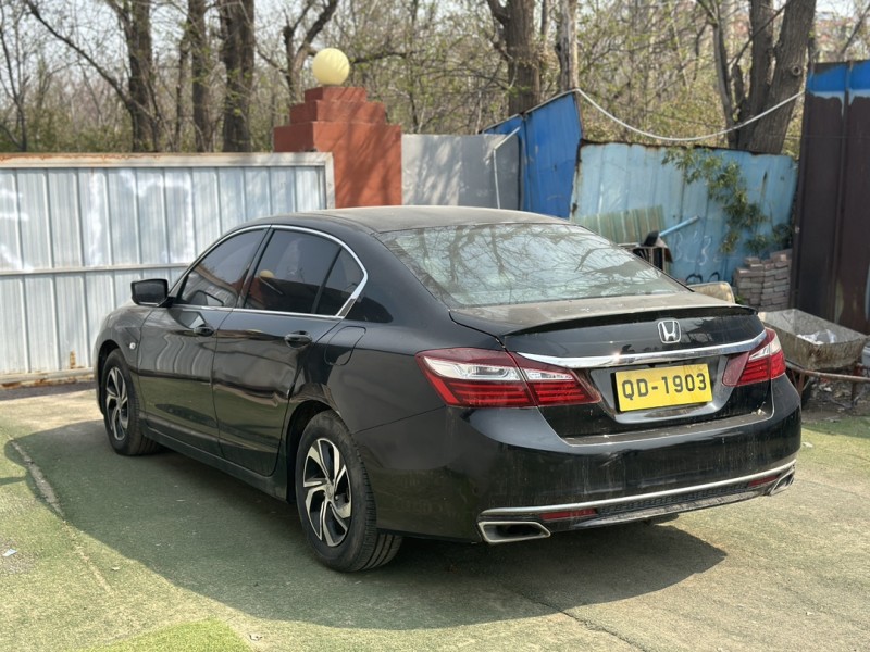 青岛18年本田雅阁9