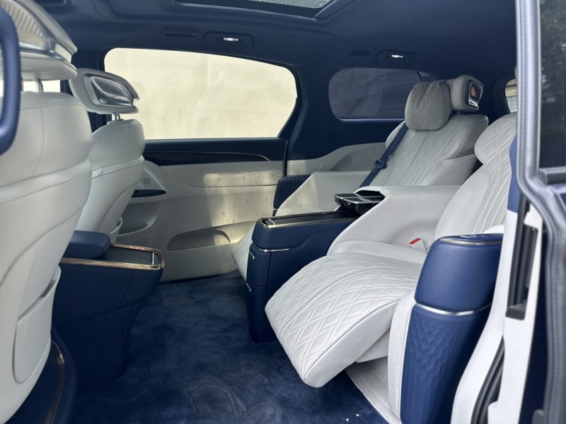 青岛21年别克艾维亚5