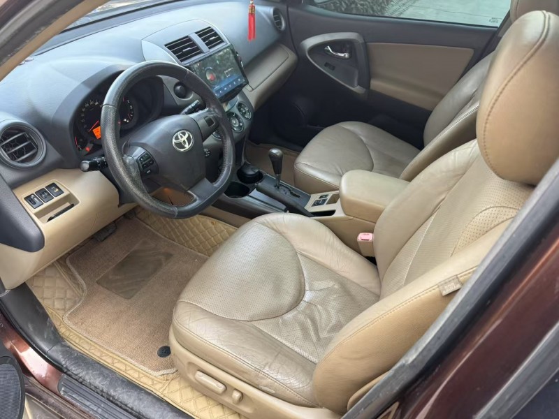 济宁12年丰田RAV46