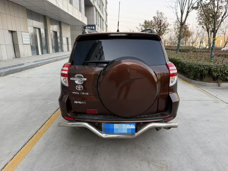 济宁12年丰田RAV49