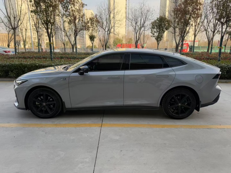 济宁23年长安汽车UNI7