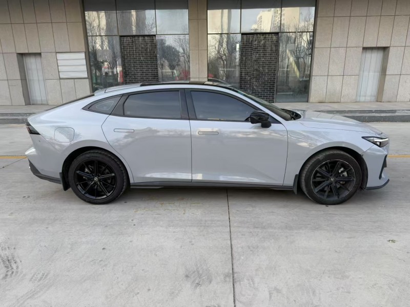 济宁23年长安汽车UNI8