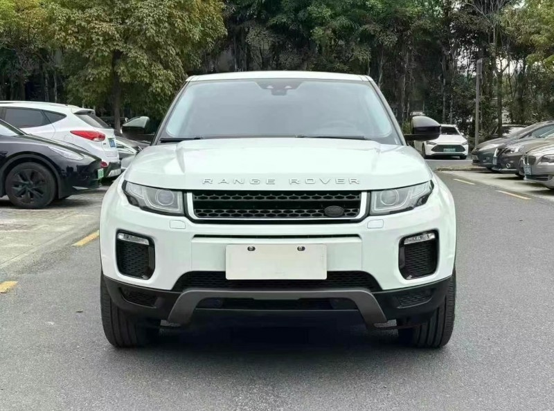 济宁17年路虎揽胜极光(进口)1