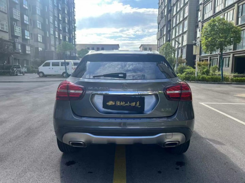 徐州18年奔驰GLA9