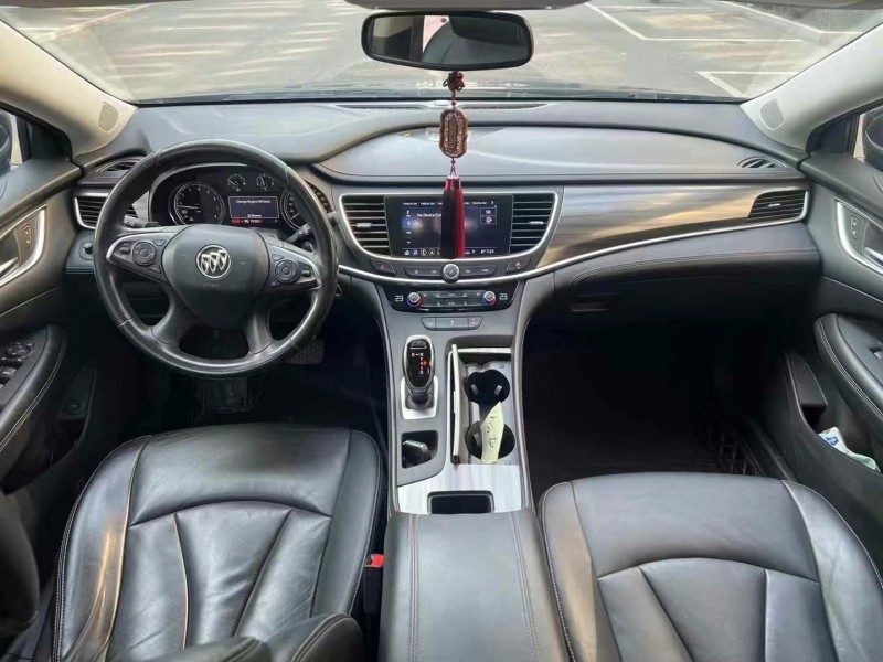 徐州20年别克君越5