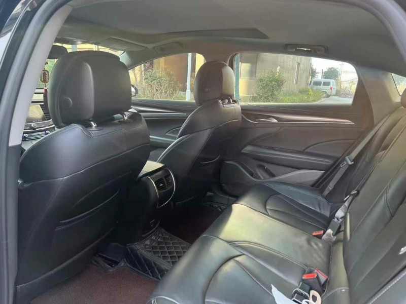 徐州20年别克君越6