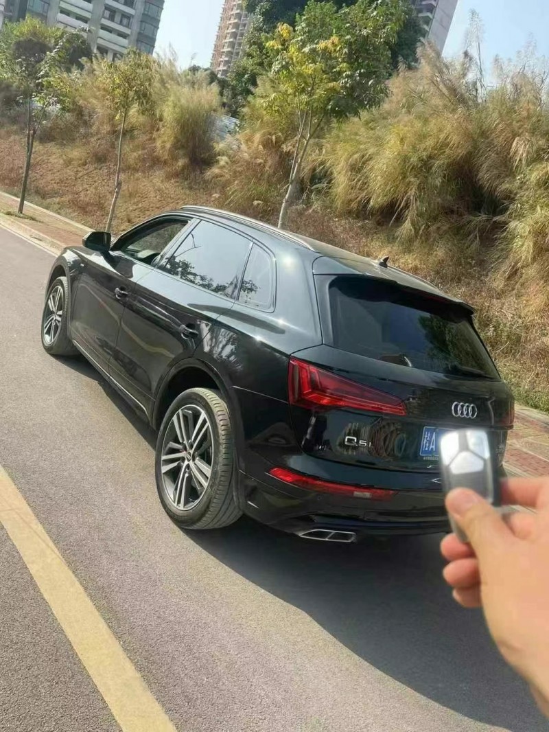 南寧22年奧迪Q59