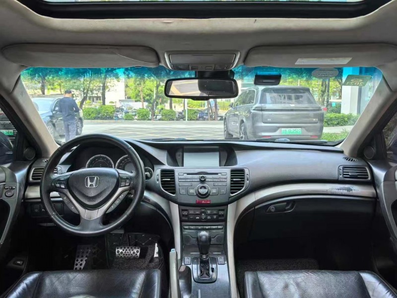 广州12年本田思铂睿4