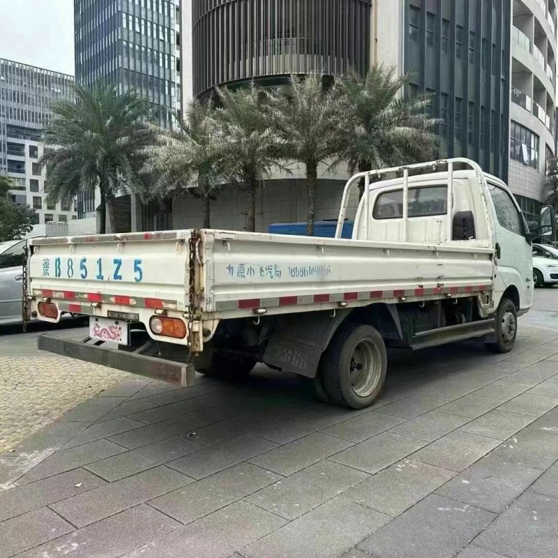 佛山19年飛碟箱貨貨車8