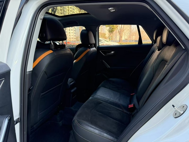 济宁22年奥迪Q26