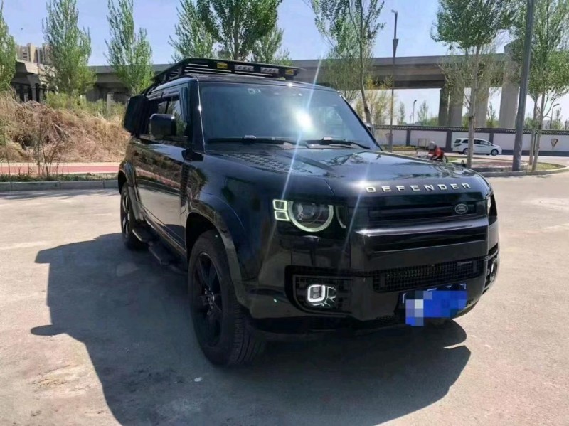 济宁22年路虎卫士2