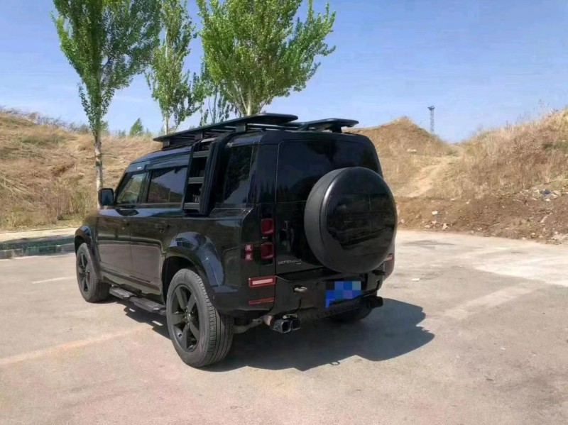 济宁22年路虎卫士4