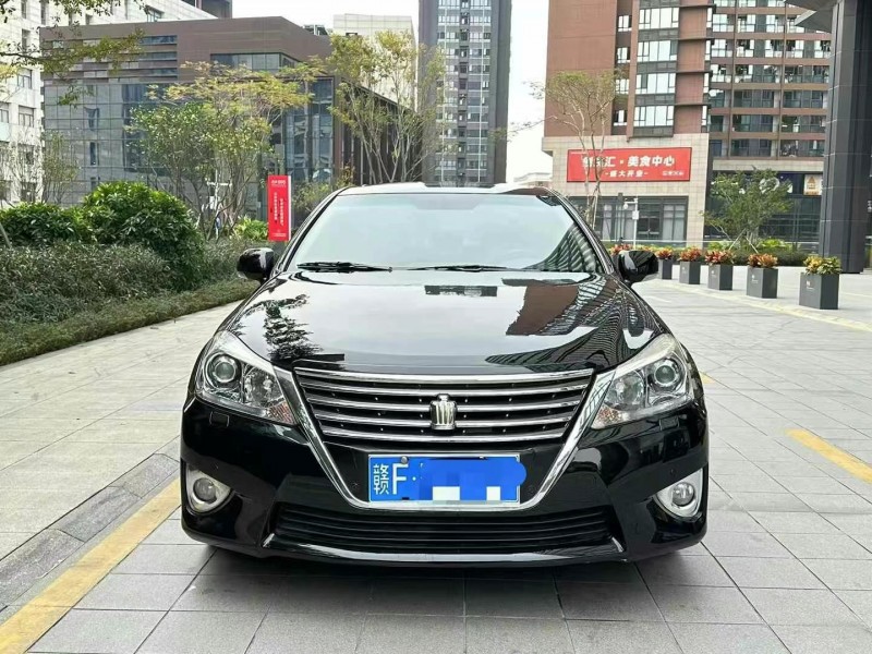 广州13年丰田皇冠1