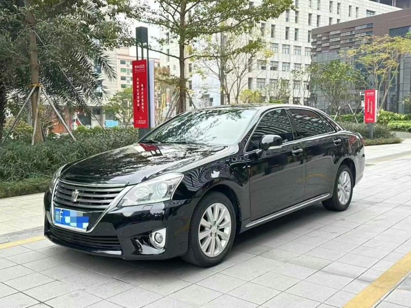 广州13年丰田皇冠3