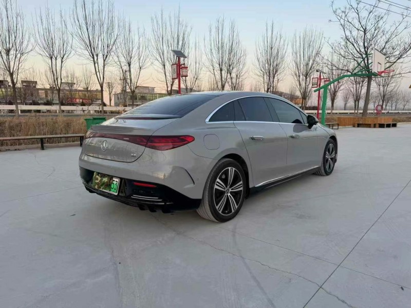 徐州23年奔驰EQE8