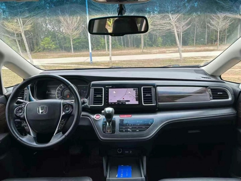 广州17年本田艾力绅5