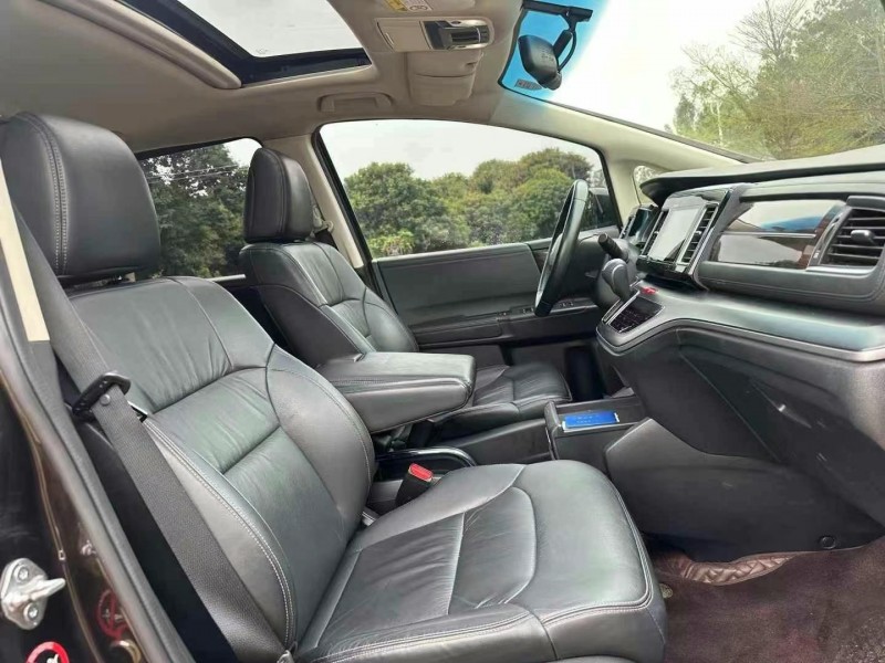 广州17年本田艾力绅8