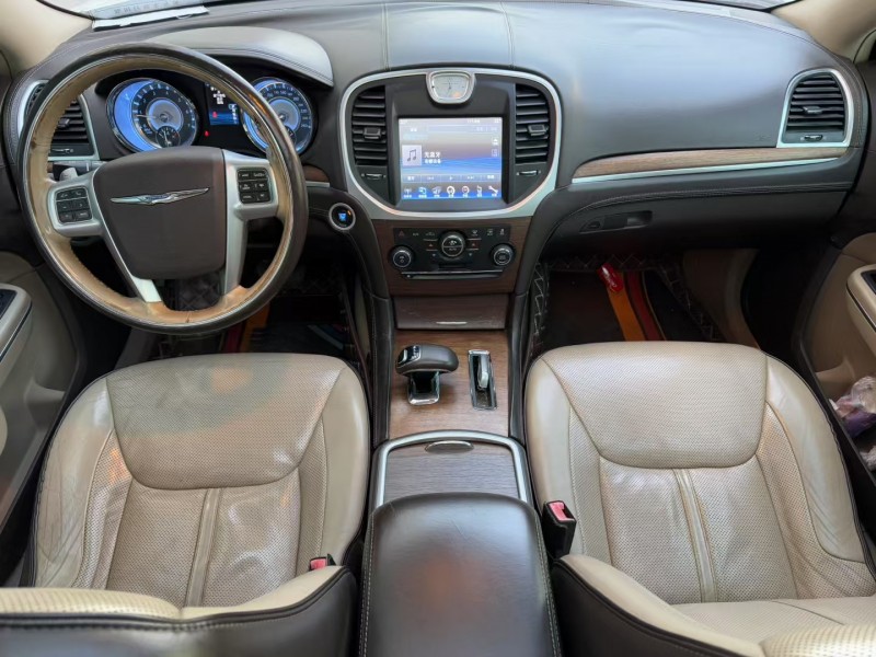 济宁13年克莱斯勒300C4